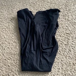 A pair of black aerie leggings